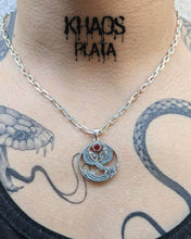 Cargar imagen en el visor de la galería, Colgante ave fénix