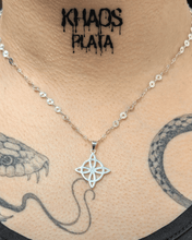 Cargar imagen en el visor de la galería, Colgante nudo de bruja 3