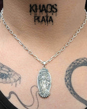 Cargar imagen en el visor de la galería, Colgante Santa muerte grande