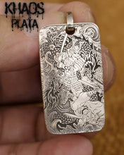 Cargar imagen en el visor de la galería, Colgante placa nipona