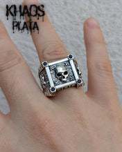Cargar imagen en el visor de la galería, Anillo calavera Ajustable 1