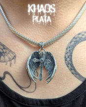 Cargar imagen en el visor de la galería, Colgante cruz alada