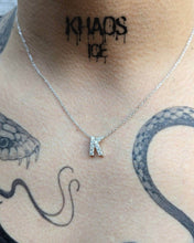 Cargar imagen en el visor de la galería, Letra moissanita con cadena 45 cm-50 cm