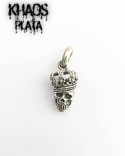 Cargar imagen en el visor de la galería, Colgante calavera Rey