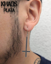 Cargar imagen en el visor de la galería, Aros cruz invertida par