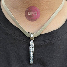 Cargar imagen en el visor de la galería, Colgante ataúd