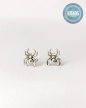 Cargar imagen en el visor de la galería, Aros araña pequeña par
