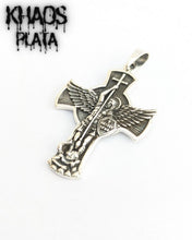 Cargar imagen en el visor de la galería, Colgante San Miguel Arcangel