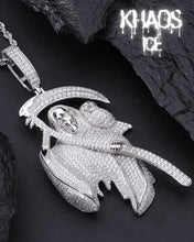 Cargar imagen en el visor de la galería, Colgante zirconia cubica la parca