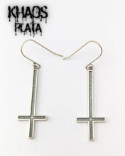 Cargar imagen en el visor de la galería, Aros cruz invertida par