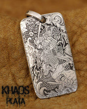 Cargar imagen en el visor de la galería, Colgante placa nipona