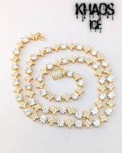 Cargar imagen en el visor de la galería, Cadena zirconia cubica estrellas 10 MM acabado en oro 18k