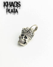 Cargar imagen en el visor de la galería, Colgante calavera Rey