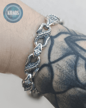 Cargar imagen en el visor de la galería, Brazalete dragón con zircones