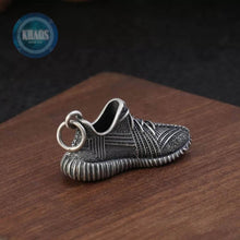 Cargar imagen en el visor de la galería, Colgante ADIDAS yezzy