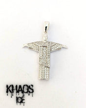 Cargar imagen en el visor de la galería, Colgante cristo redentor moissanita