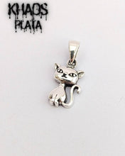 Cargar imagen en el visor de la galería, Colgante gatito