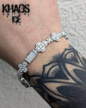 Cargar imagen en el visor de la galería, Brazalete zirconia cubica cruces 2
