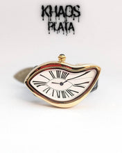 Cargar imagen en el visor de la galería, Reloj Dalí broche clásico