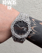 Cargar imagen en el visor de la galería, Reloj espinas zirconia cubica blanca fondo negro