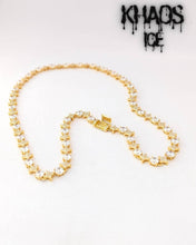 Cargar imagen en el visor de la galería, Cadena zirconia cubica estrellas 10 MM acabado en oro 18k