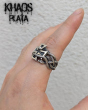 Cargar imagen en el visor de la galería, Anillo cruz y serpiente