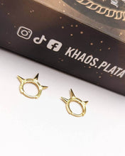 Cargar imagen en el visor de la galería, Aros argolla puntas acabado en oro 18 k par