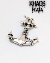 Cargar imagen en el visor de la galería, Colgante ancla 1