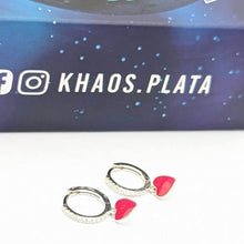 Cargar imagen en el visor de la galería, Aro argolla zirconia corazón esmaltado par