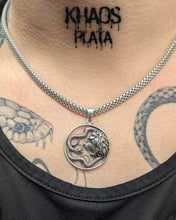 Cargar imagen en el visor de la galería, León y Serpiente