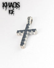 Cargar imagen en el visor de la galería, Colgante cruz zirconia cubica negra