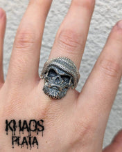 Cargar imagen en el visor de la galería, Anillo calavera ajustable 2