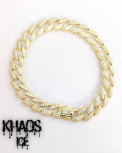 Cargar imagen en el visor de la galería, Brazalete moissanita cubana acabado en oro 18k