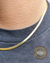 Cargar imagen en el visor de la galería, Cadena cinta 3 mm/45 cms acabado en oro 18k