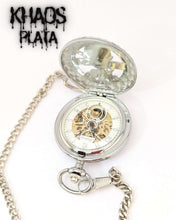 Cargar imagen en el visor de la galería, Reloj Khaos de mano 3