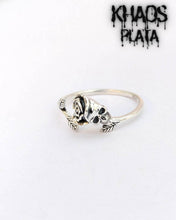 Cargar imagen en el visor de la galería, Anillo rosa calavera ajustable