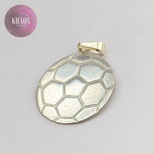 Cargar imagen en el visor de la galería, Colgante balón de futbol