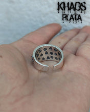 Cargar imagen en el visor de la galería, Anillo calavera ajustable 5