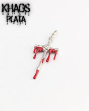 Cargar imagen en el visor de la galería, Colgante cruz sangrante