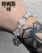 Cargar imagen en el visor de la galería, Brazalete zirconia cubica cruces 2