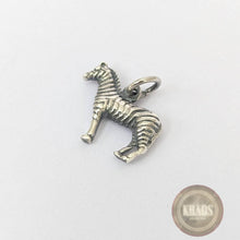 Cargar imagen en el visor de la galería, Colgante cebra