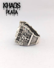 Cargar imagen en el visor de la galería, Anillo calavera Ajustable 1