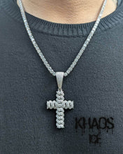 Cargar imagen en el visor de la galería, Colgante cruz moissanita