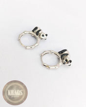 Cargar imagen en el visor de la galería, Aros argolla bambú panda par