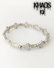 Cargar imagen en el visor de la galería, Brazalete zirconia cubica cruces 2