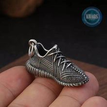 Cargar imagen en el visor de la galería, Colgante ADIDAS yezzy