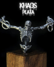 Cargar imagen en el visor de la galería, Colgante calavera perpetúa