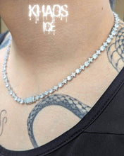 Cargar imagen en el visor de la galería, Cadena zirconia cubica estrellas 6 MM