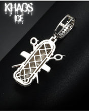 Cargar imagen en el visor de la galería, Colgante barbero zirconia cubica