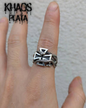 Cargar imagen en el visor de la galería, Anillo cruz y serpiente